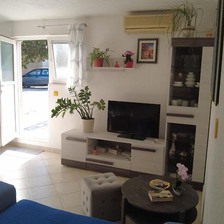 Villa Senjkovic - Apartments With Balcony And Sea View Bol Esterno foto