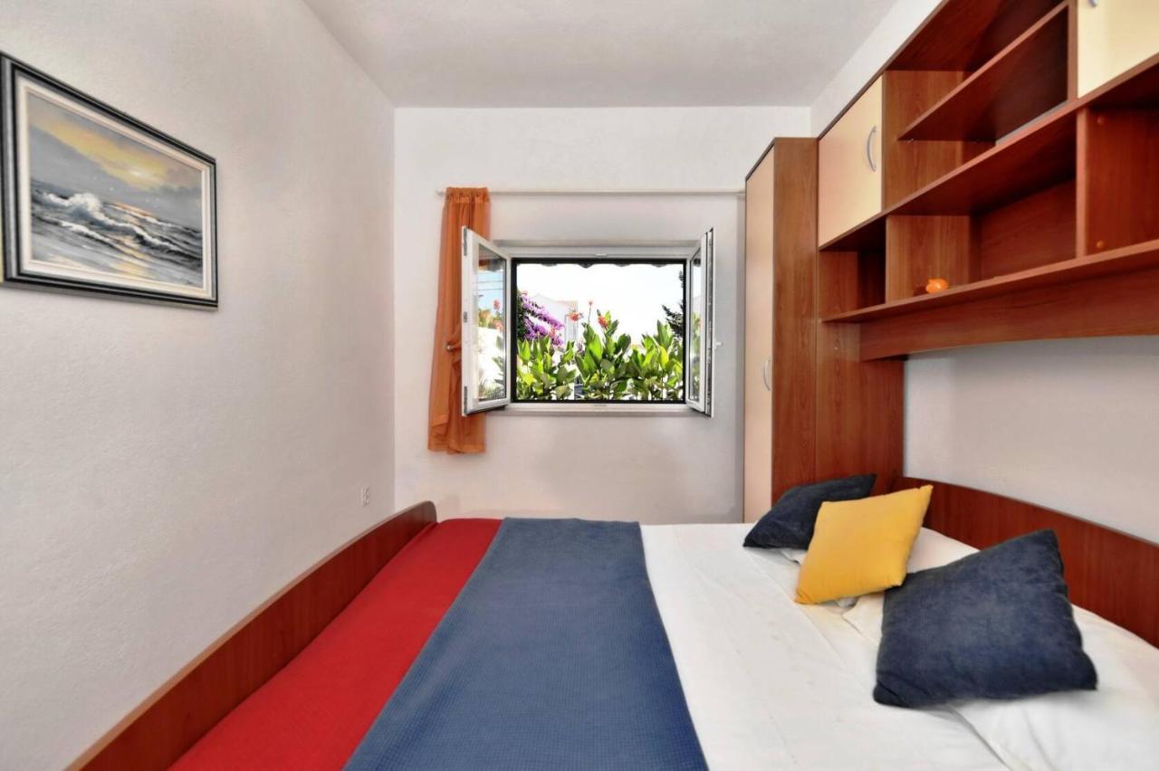 Villa Senjkovic - Apartments With Balcony And Sea View Bol Esterno foto