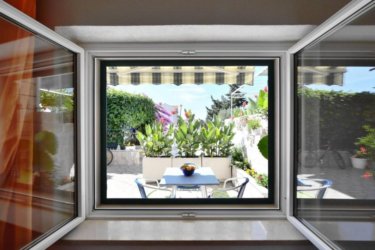 Villa Senjkovic - Apartments With Balcony And Sea View Bol Esterno foto