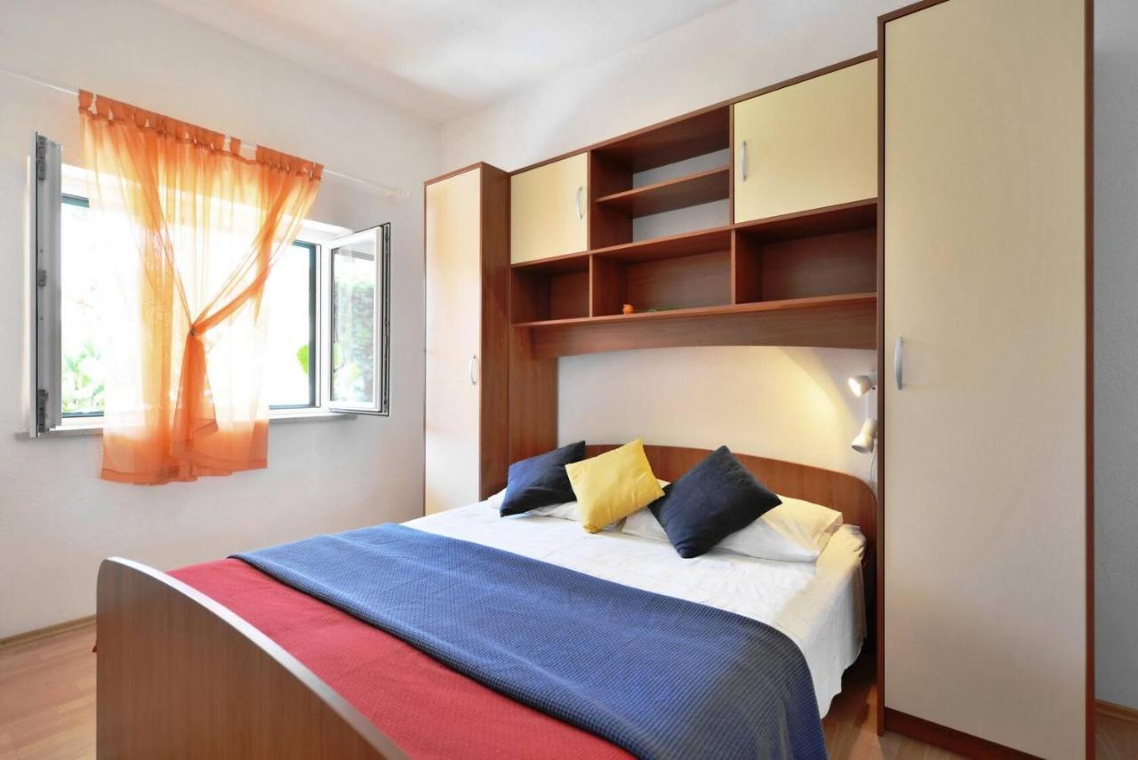Villa Senjkovic - Apartments With Balcony And Sea View Bol Esterno foto