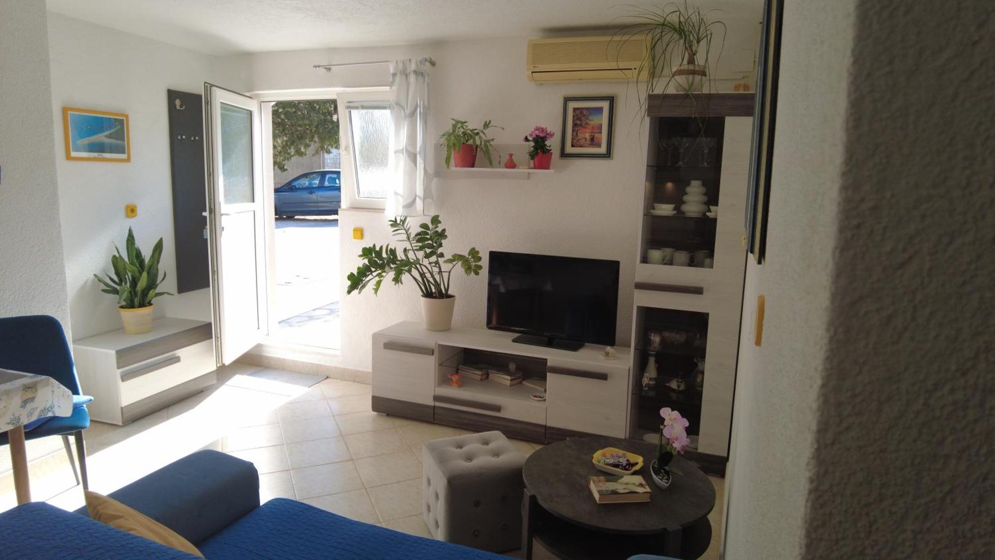 Villa Senjkovic - Apartments With Balcony And Sea View Bol Esterno foto