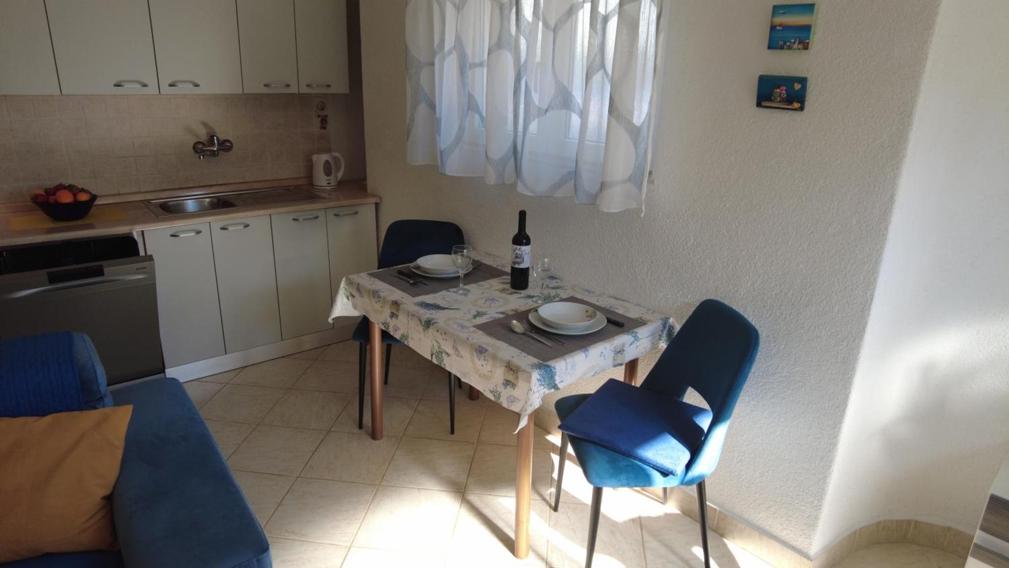 Villa Senjkovic - Apartments With Balcony And Sea View Bol Esterno foto