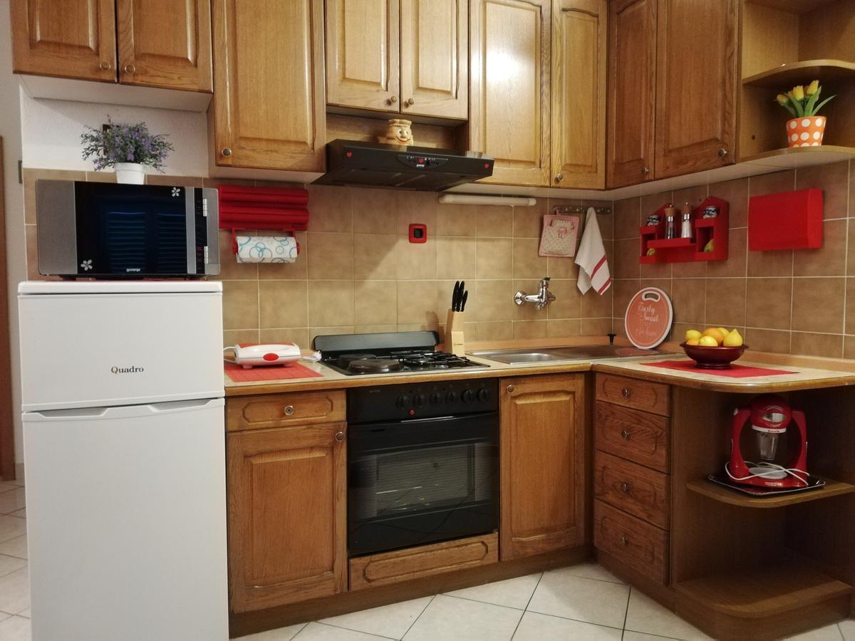Villa Senjkovic - Apartments With Balcony And Sea View Bol Esterno foto
